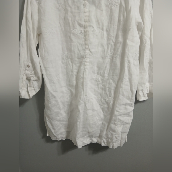 White Embroidered Women's Top‎ - Picture 9 of 11